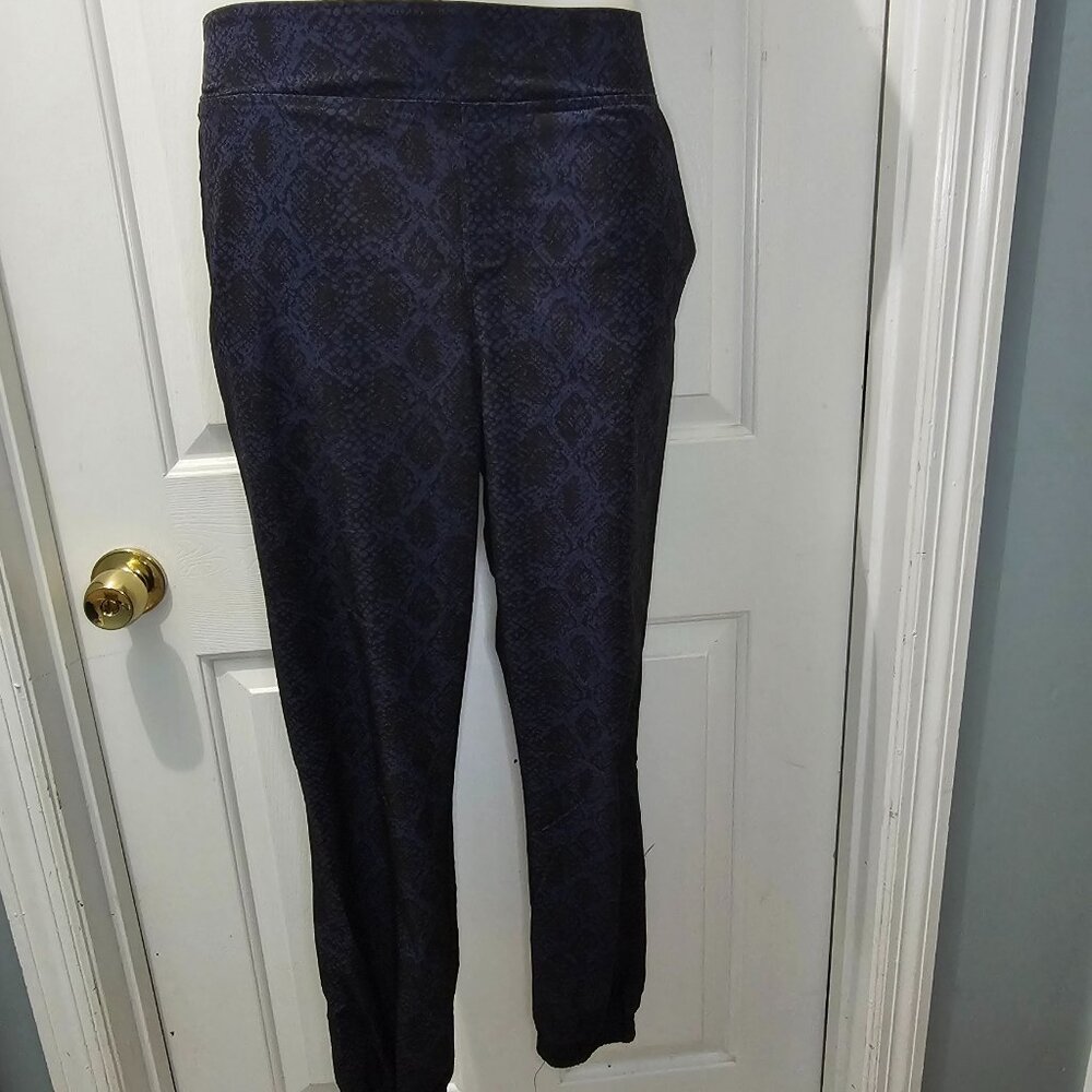 Ezy Wear Printed Slim Pants – Stretch Pull-On Style, Subtle Purple Pattern